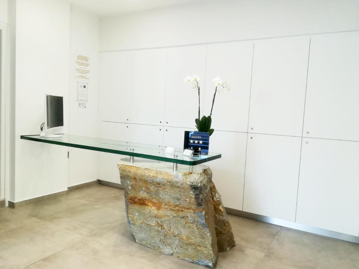Scorpios Hotel & Suites Samos Town Bagian luar foto