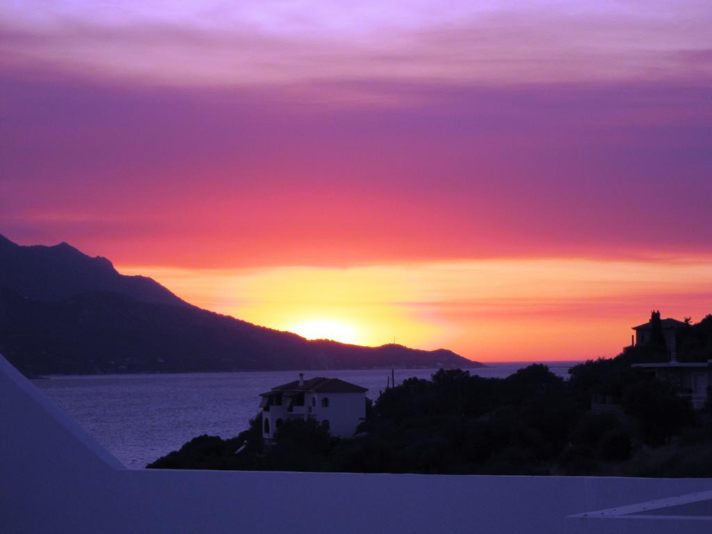 Scorpios Hotel & Suites Samos Town Bagian luar foto